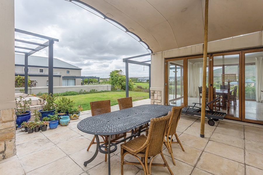 To Let 4 Bedroom Property for Rent in Atlantic Beach Golf Estate Western Cape
